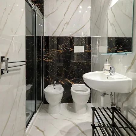 And Me - 5 Min Dall'aeroporto & Wi-fi B&B 4*